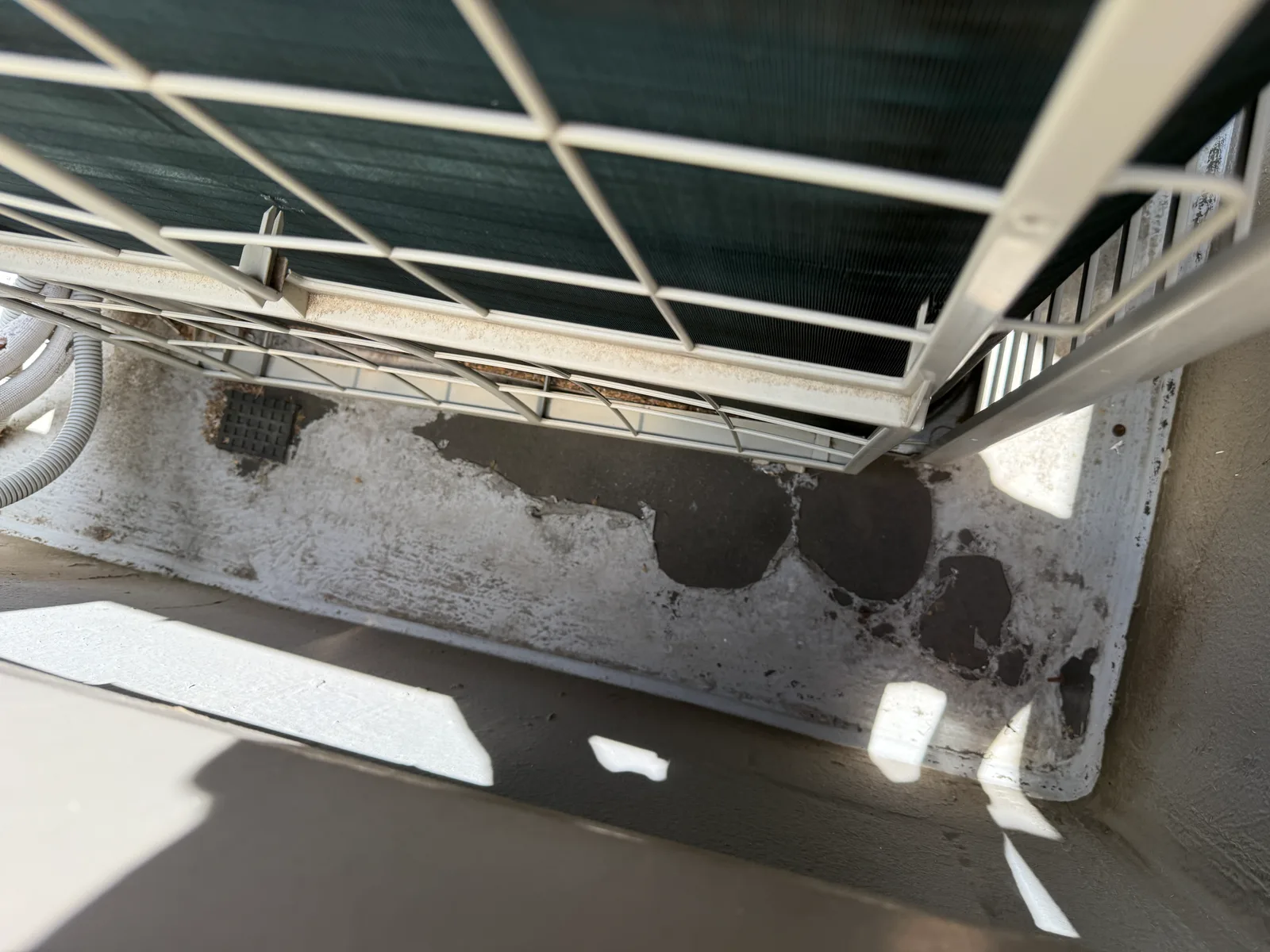 Water staining on the underside of the roof slab